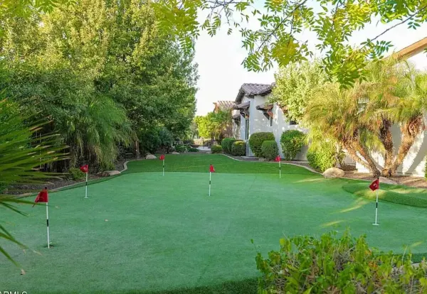 Putting/Chipping green