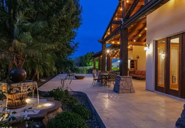 Outdoor dining area
