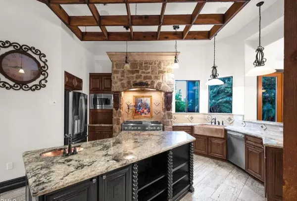 Fully stocked kitchen