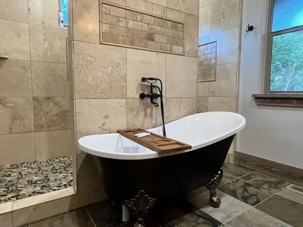 Primary bathroom clawfoot tub